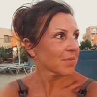 Anne Baj